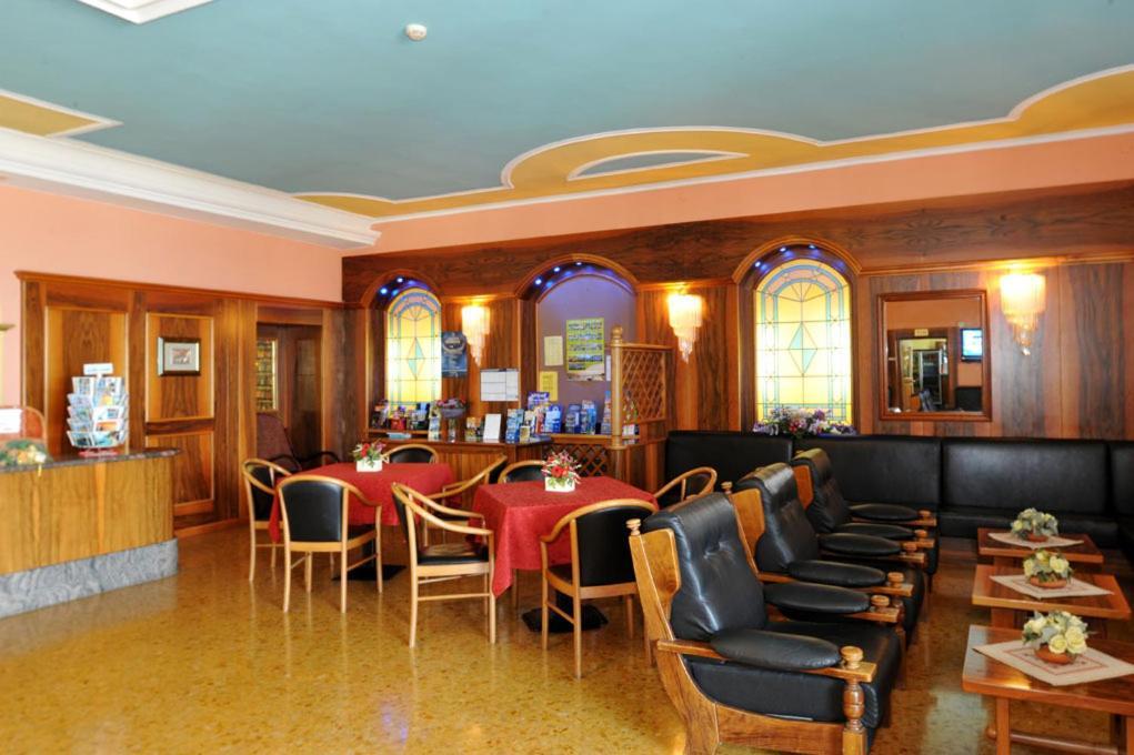 Park Hotel Jolanda San Zeno di Montagna Eksteriør billede