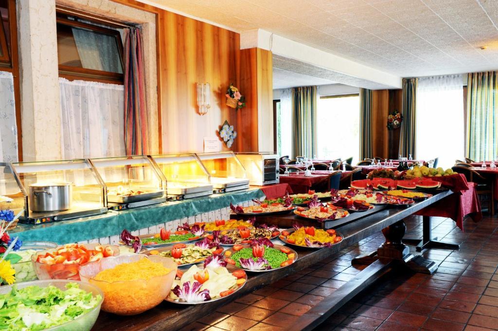 Park Hotel Jolanda San Zeno di Montagna Eksteriør billede