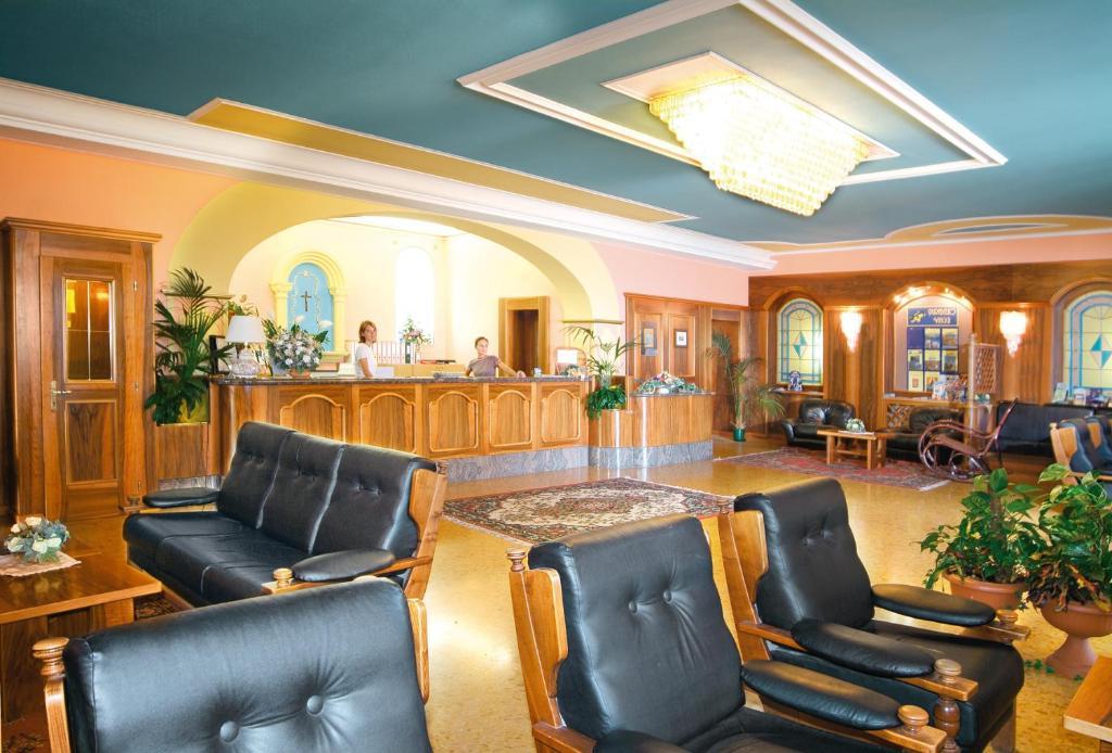 Park Hotel Jolanda San Zeno di Montagna Eksteriør billede