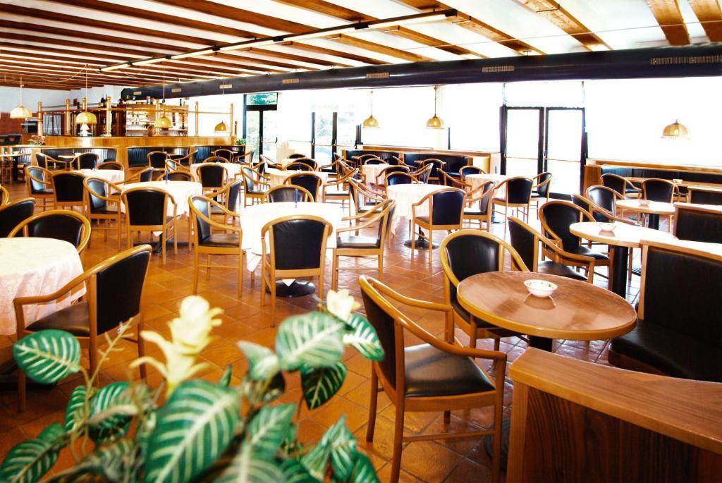 Park Hotel Jolanda San Zeno di Montagna Eksteriør billede