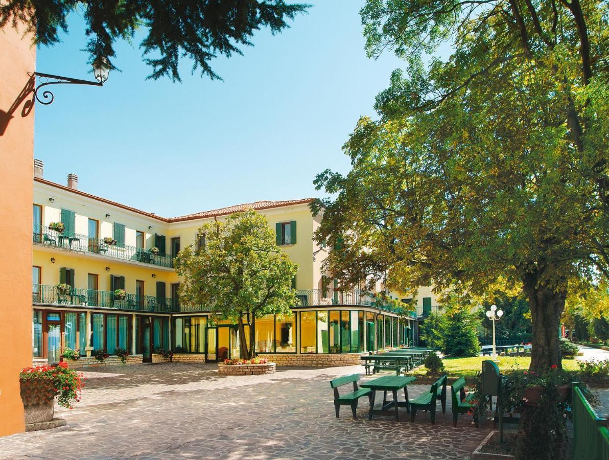 Park Hotel Jolanda San Zeno di Montagna Eksteriør billede